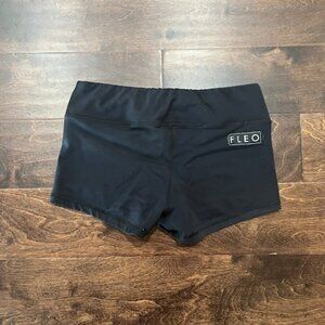 Fleo Shorts - Medium
